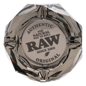 Een prachtige, grote asbak van kristal glas van RAW voor een luxe rookbeleving