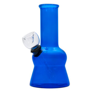 Kleine, blauwe mini waterpijp van glas voor het roken van wiet en hasj