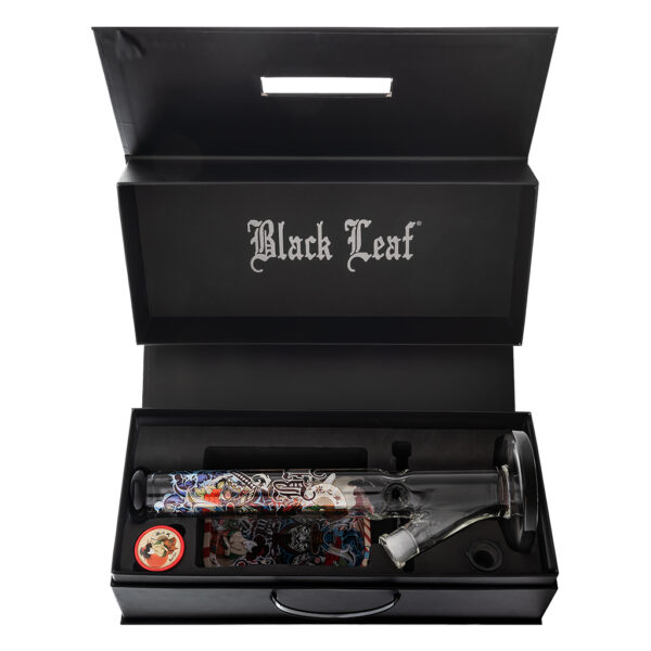 Cilinder ice bong Ronin en Geisha van Black Leaf en goed beschermen en meenemen in de handige koffer